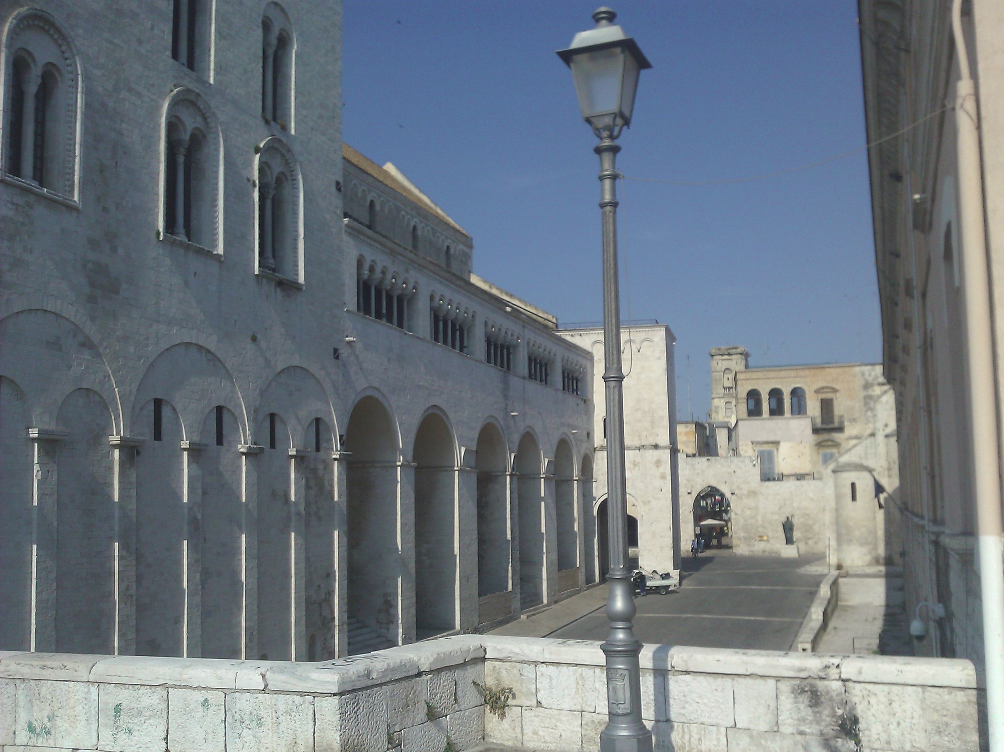 bari2.jpg