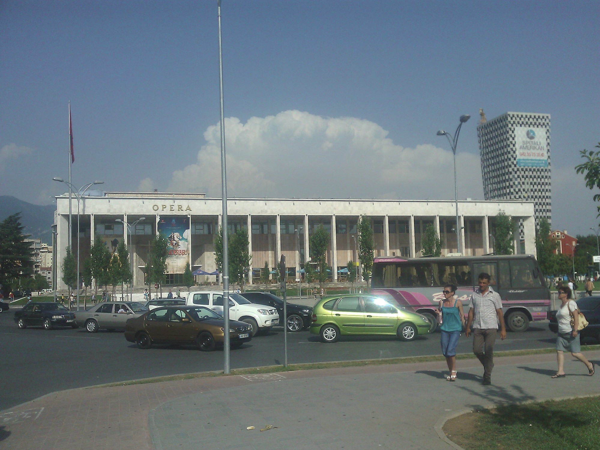 tirana2.jpg