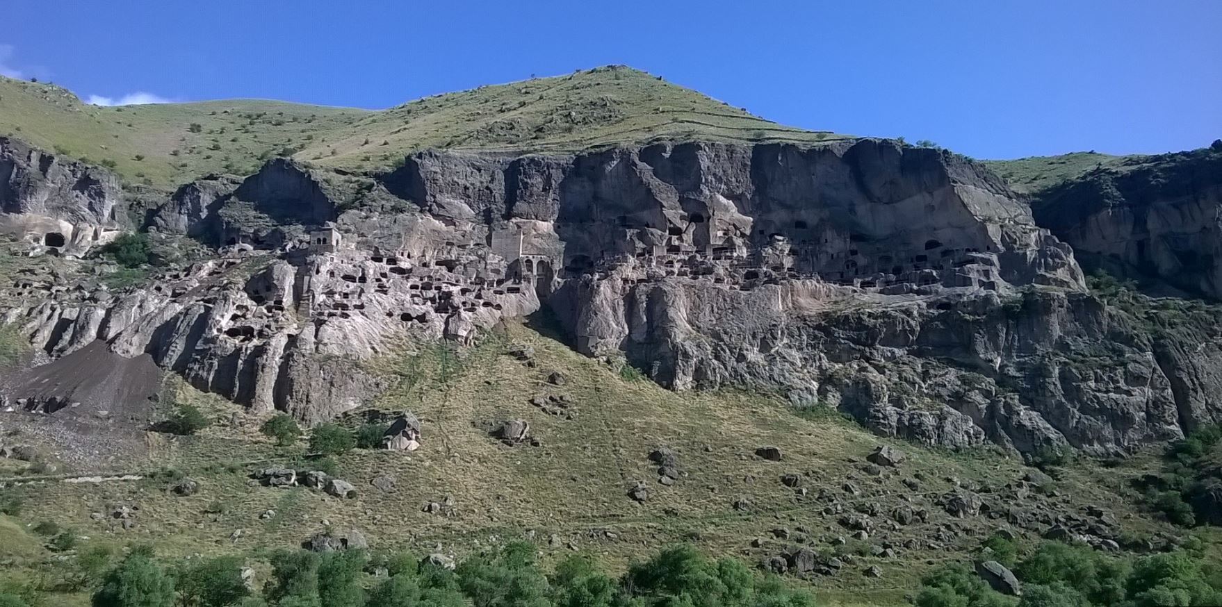 Vardzia.JPG