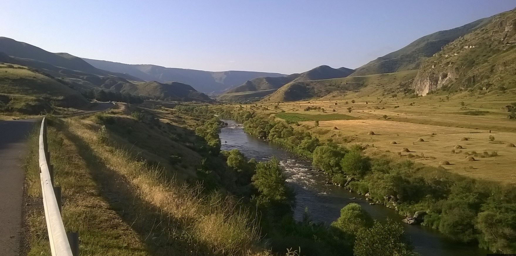 Road to Vardzia.JPG