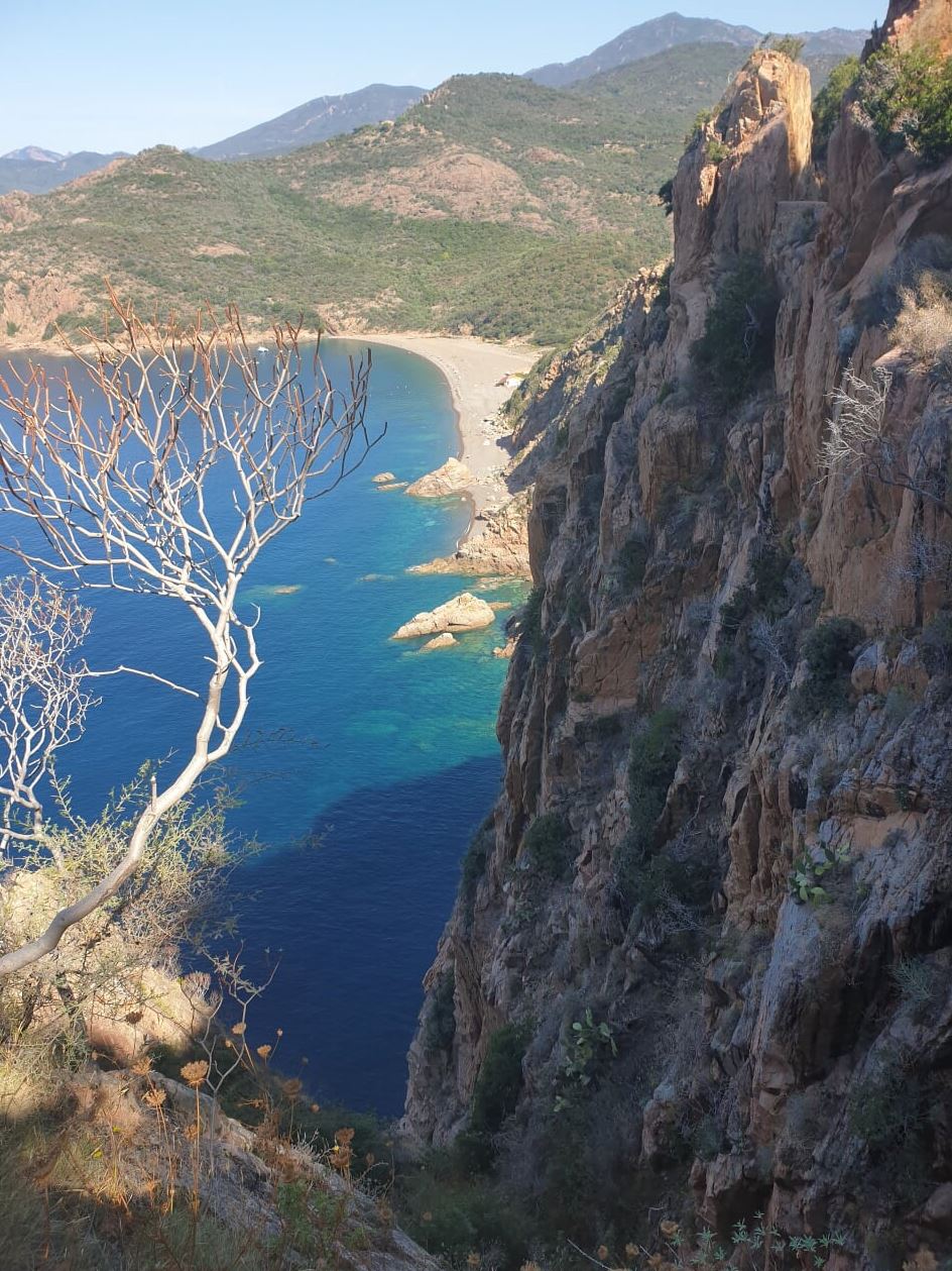 13603-cliffs3.jpg