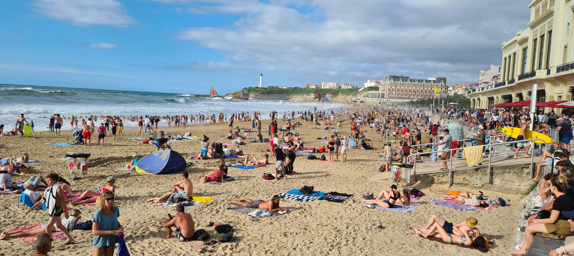 Beach scene at 7 pm