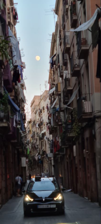 Not too much daylight gets in these alleys...