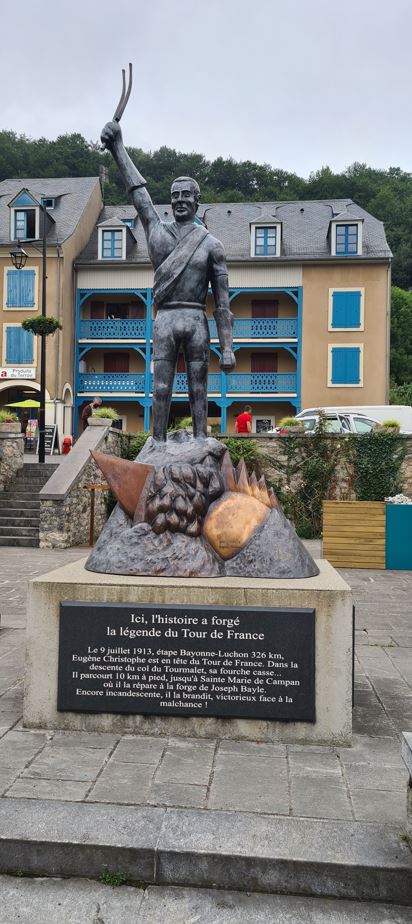 ce0a7-statue.jpg