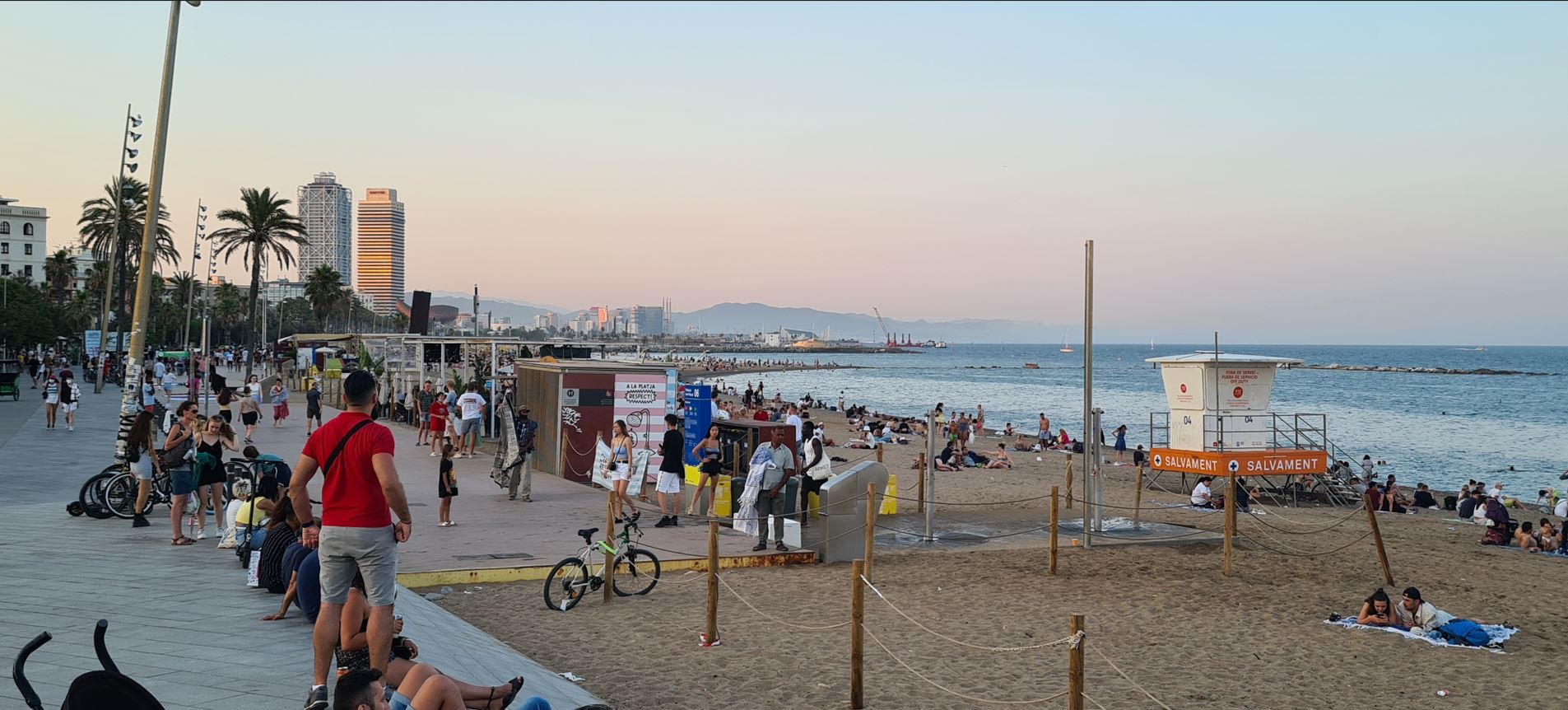 What a city! I want to live next to the sea....!