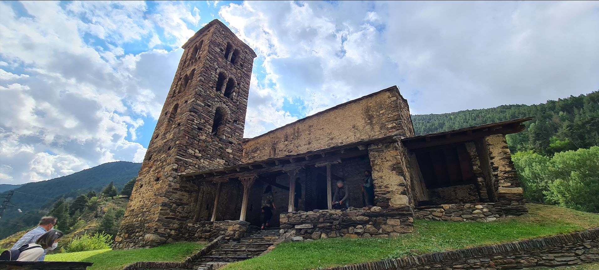 f18d9-church2.jpg
