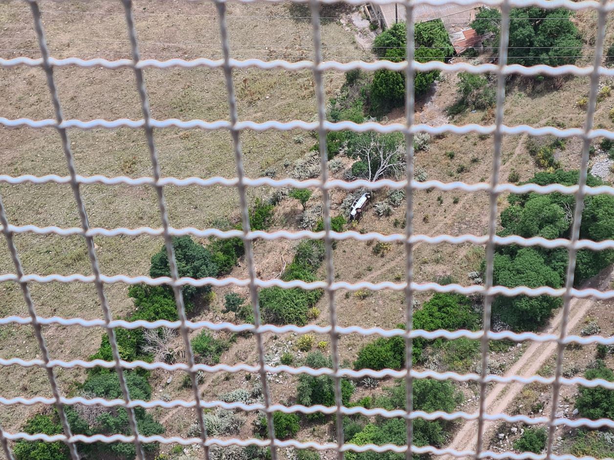 See the car at the bottom of the valley???