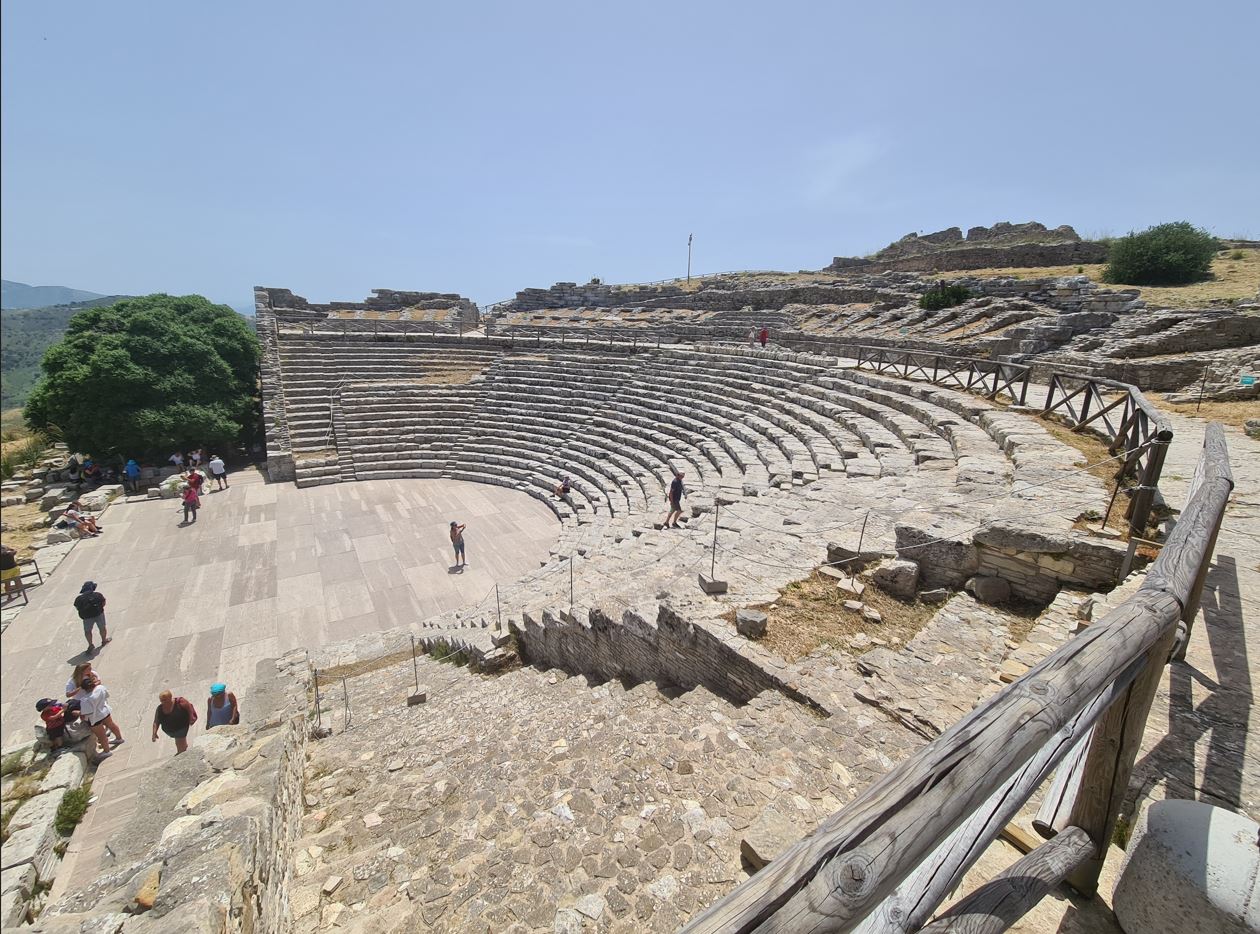 bb9f7-roman-theater.jpg