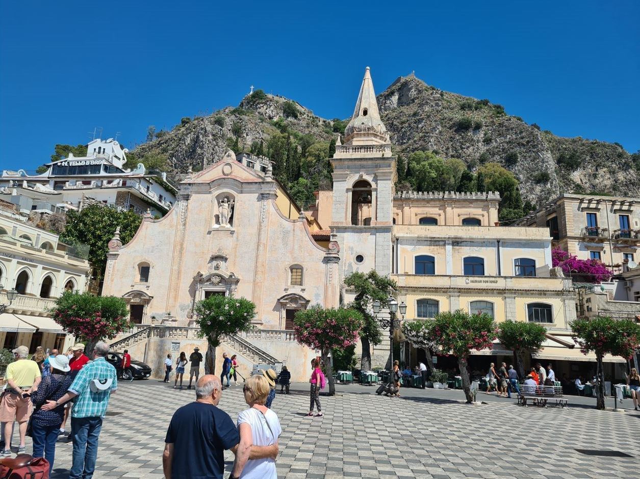 ee8ac-taormina.jpg