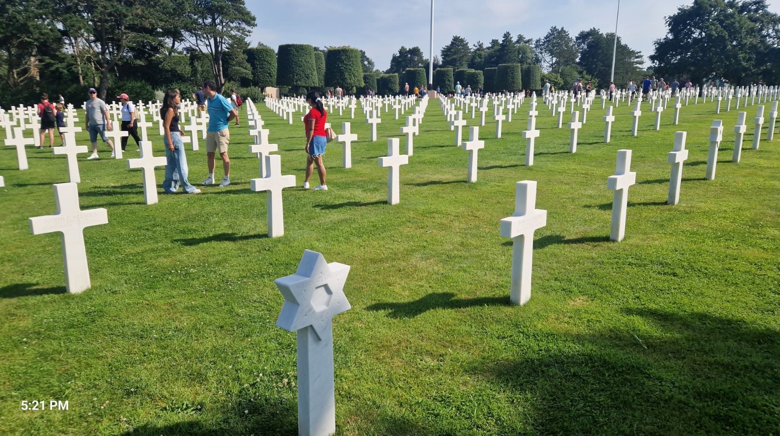 1b148-war-cemetary_1.jpg