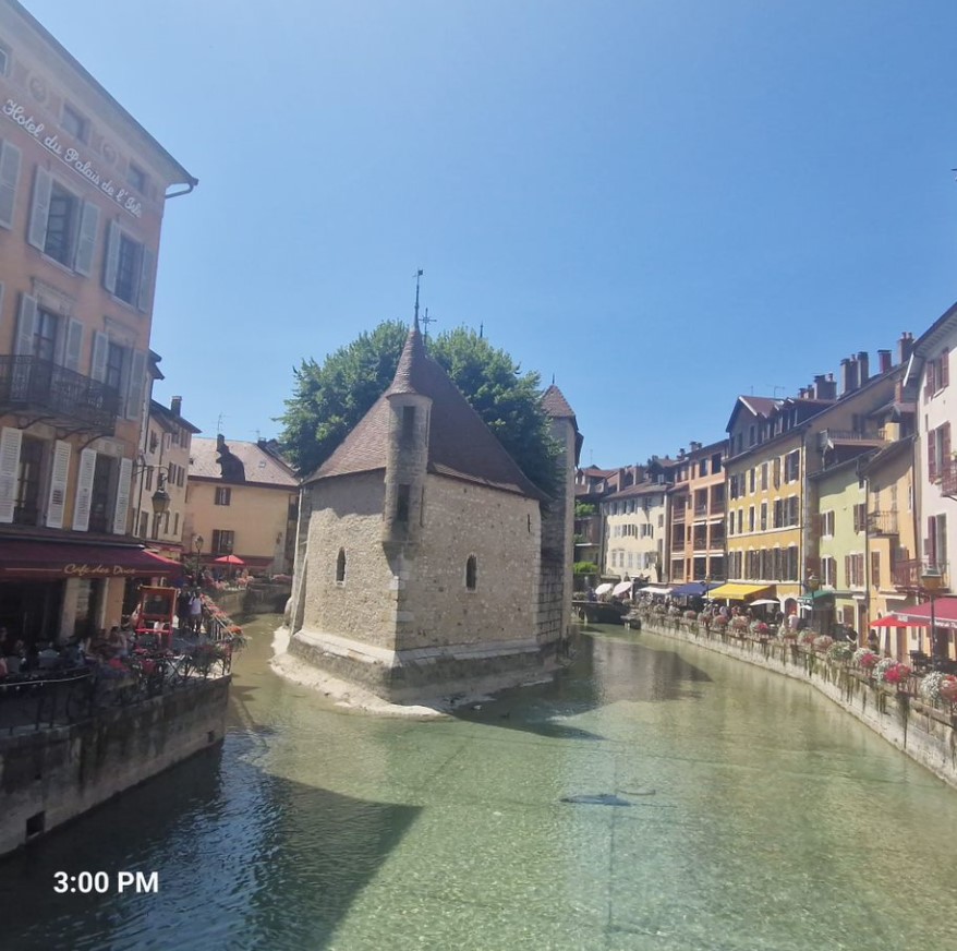 1db19-annecy1.jpg