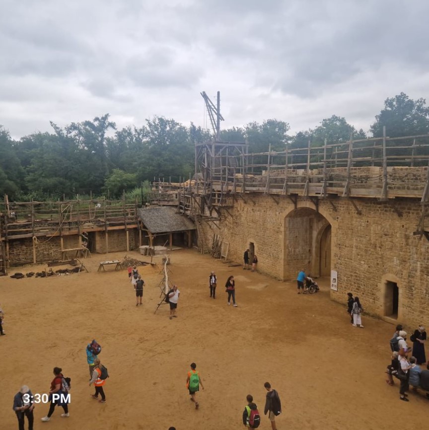 2b73f-guedelon4.jpg