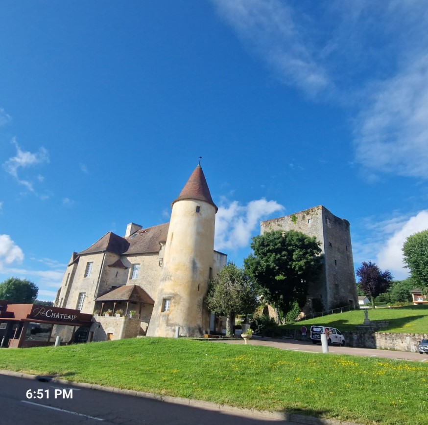 5e807-saint-sermain-du-bois.jpg