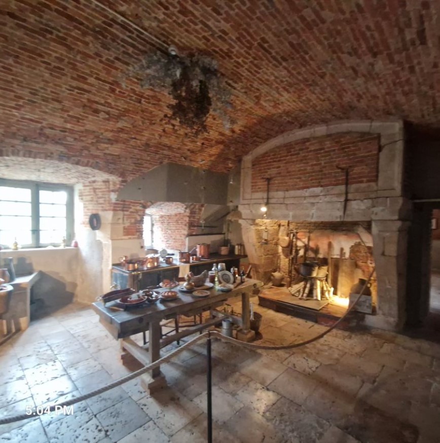 6f7b1-castle-brussiere5.jpg