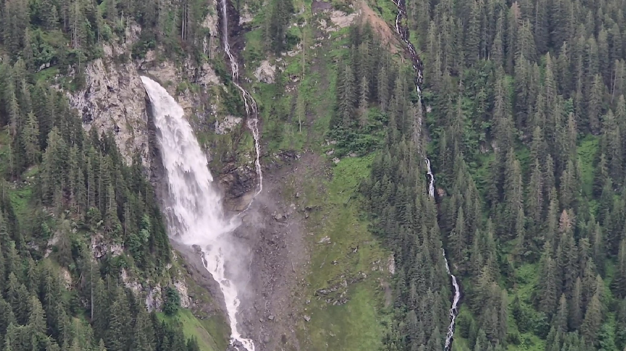 7b64f-waterfall.jpg