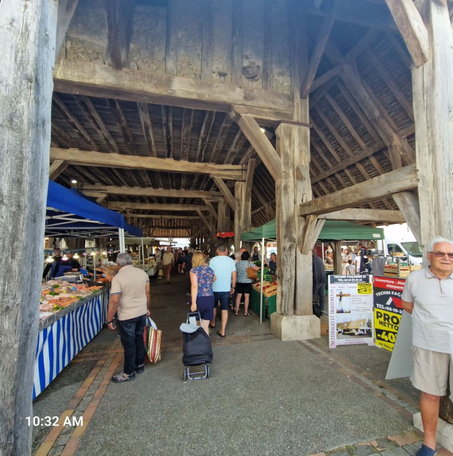 8469c-lorris-market1.jpg