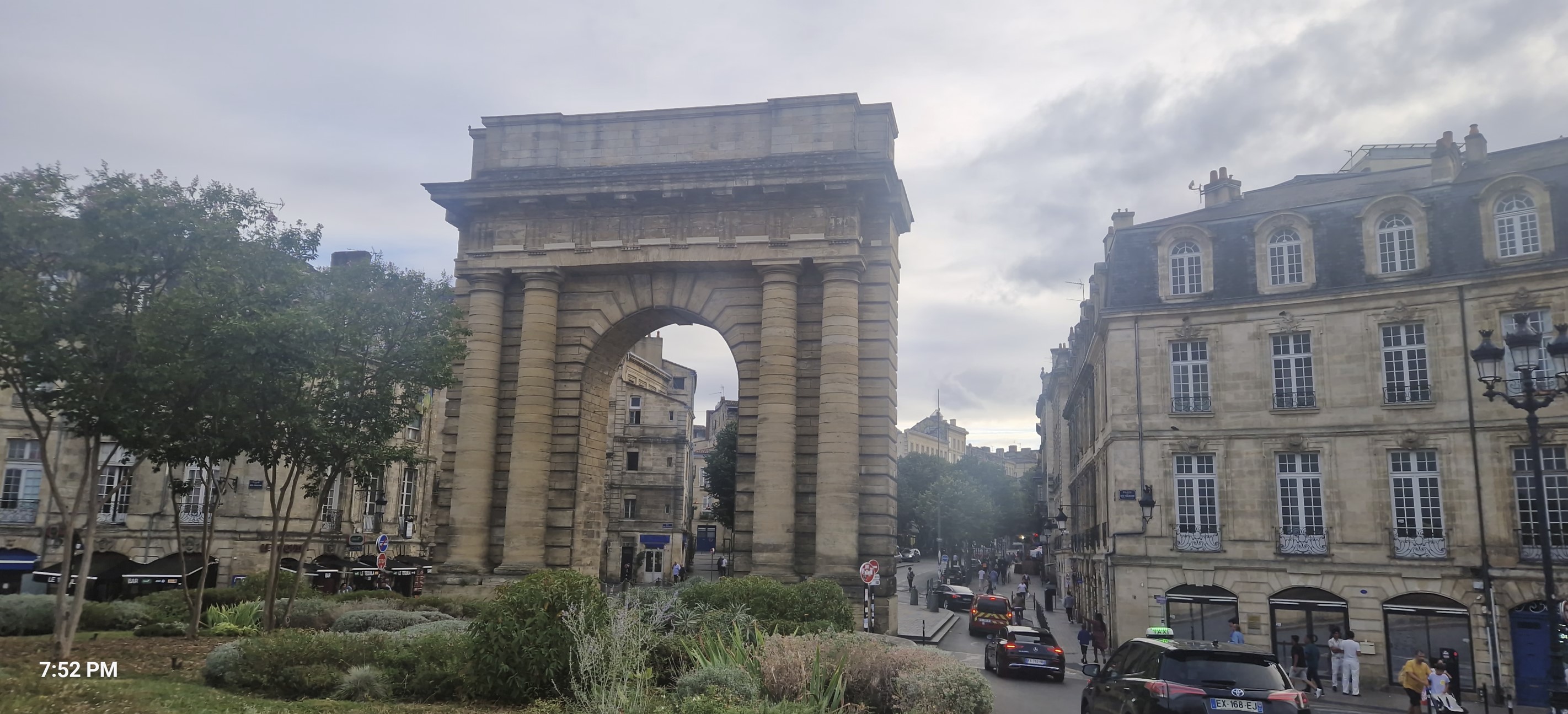 e6195-bordeaux2.jpg