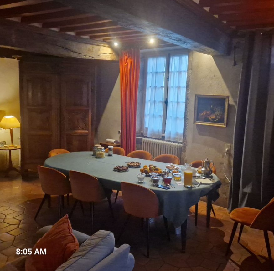 ...Cheese and ham did not even fit here - it was on another table...