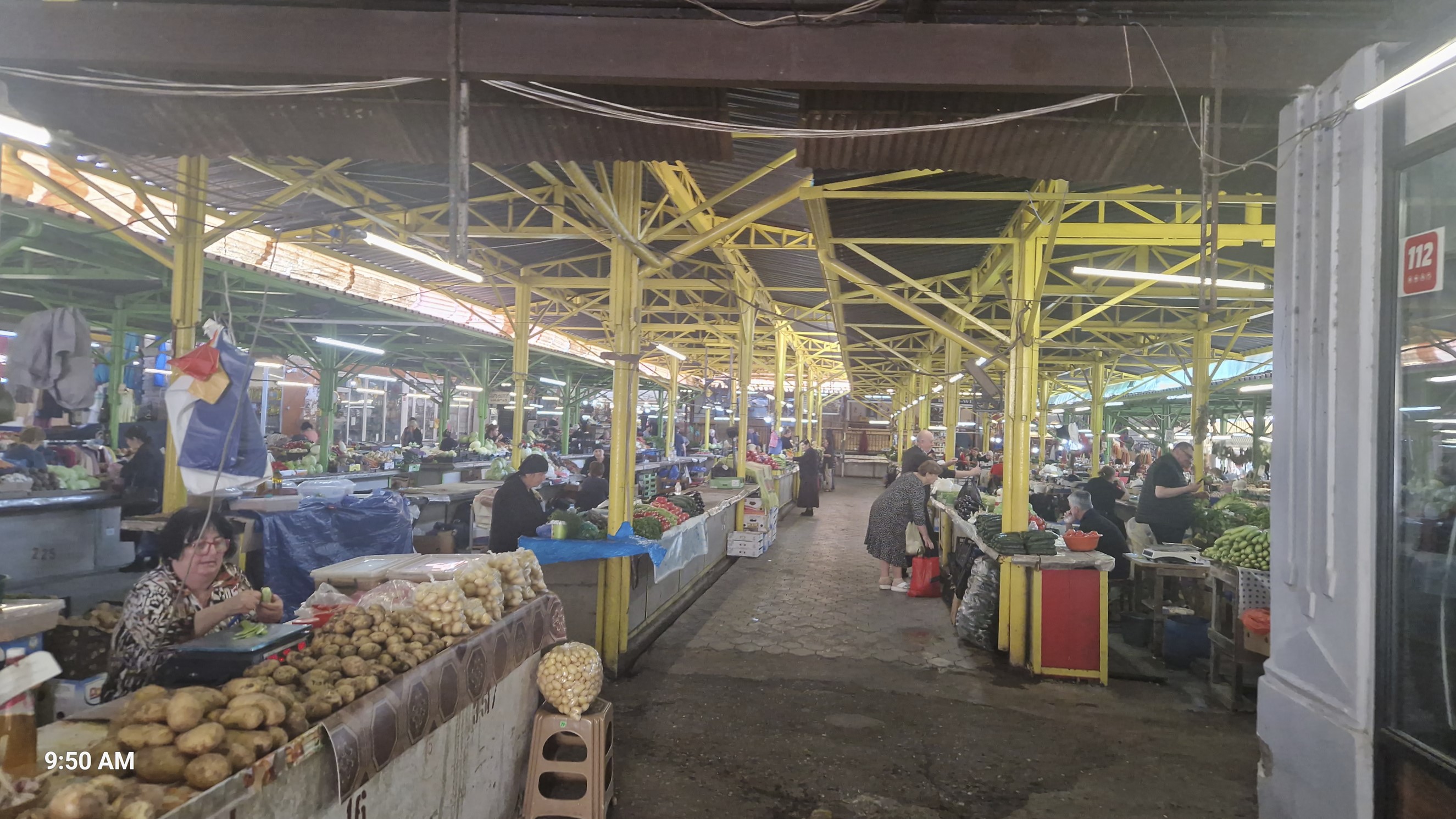 73bb9-market1.jpg