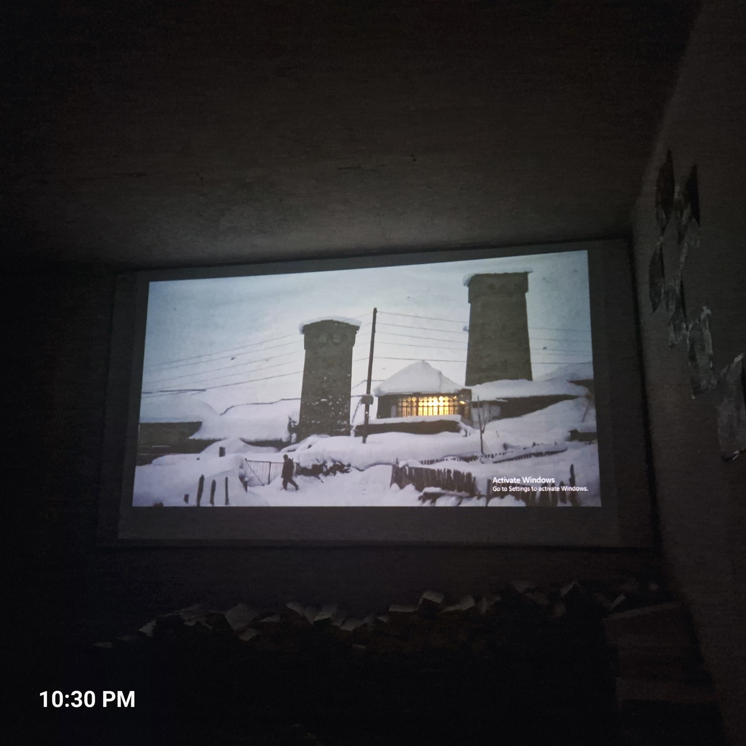 b1e35-movie1.jpg