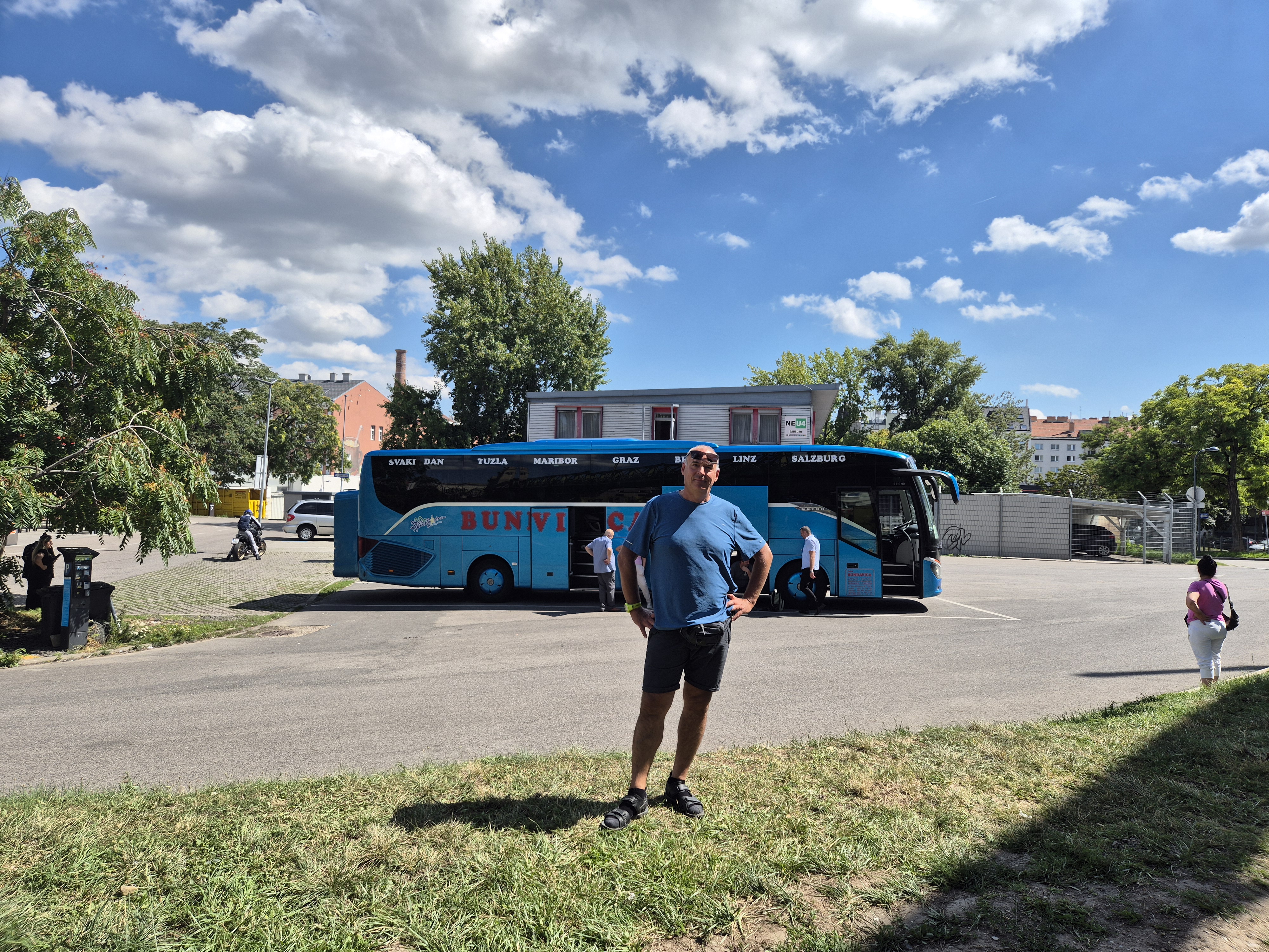 Bus