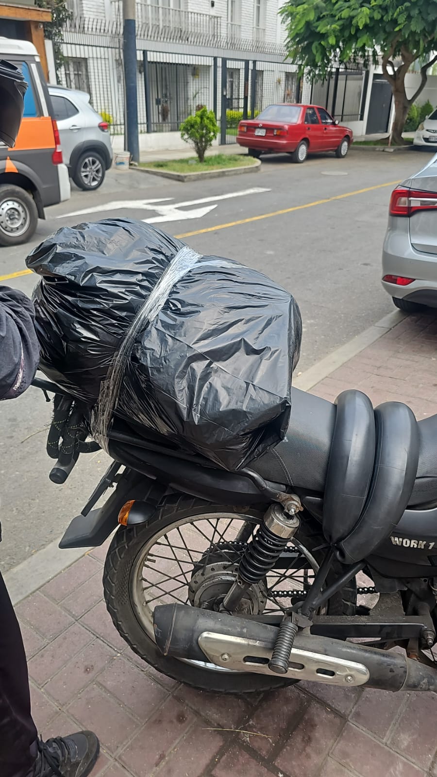Courier1